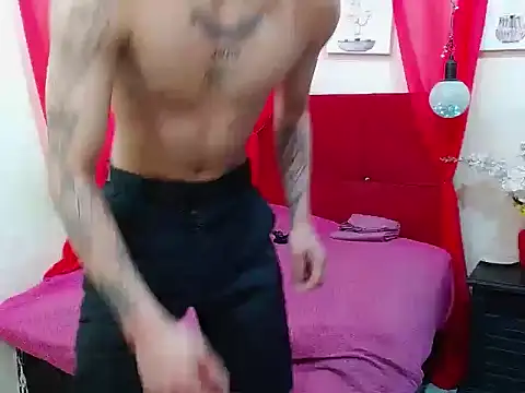 [30 May 19:02] Private Show - video by luccasbigcock cam model