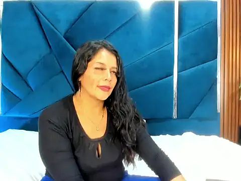 [23 Jun 05:49] Public Show - video by DianaOchoa_ cam model