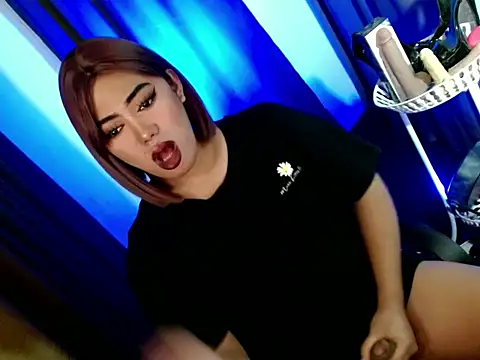 CUM IN DILDO AND EAT CUM - video by Olivia_the_Temptress27 cam model