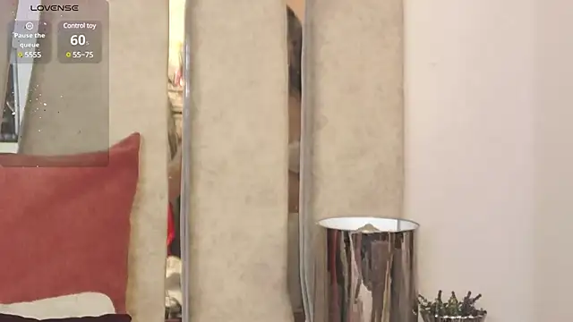 CREAMY, NAKED, BELLY, STRIPTEASE , SEXY - video od modelky/modela CamiJone