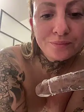 Dildo fuck in shower - video by Sophi_Spice cam model