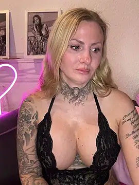 Quick dildo fuck – видео вебкам-модели Sophi_Spice