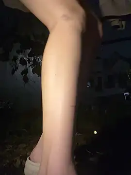 Naked and dildo squirt on the road - Video von Hamy88 Cam-Model