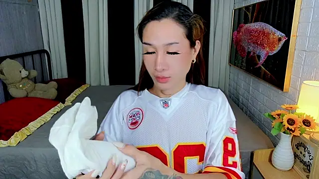 Wear cup while fuck fleshlight - vidéo du modèle de showcams Transmedusa