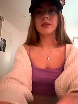 New video showing my ass and playing with my clit in thong💋 - vídeo de YoungLeo2006 modelo de câmara