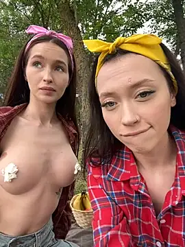 Esta lick my sweet nippls - video by SnappyHappy cam model