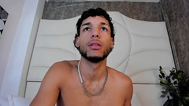 show masturbate - video by Thiagoferreti cam model