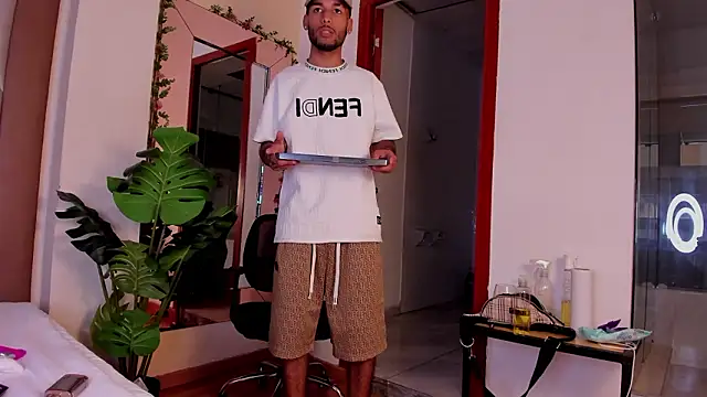Do you realize how easy it is to provoke you with so little? - video by Thiagoferreti cam model