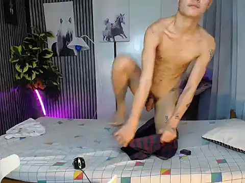 [19 May 05:39] Private Show - video by ur_little_secret cam model