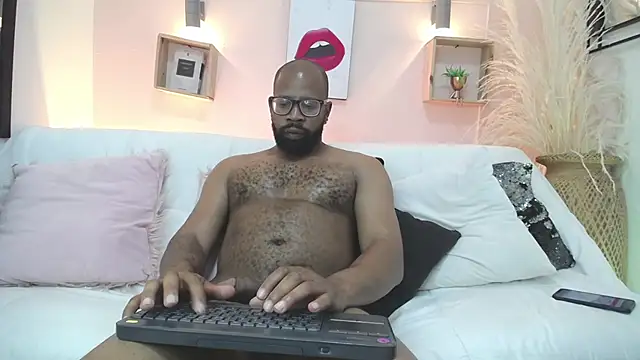 The king enjoying - vidéo du modèle de showcams King_Malik