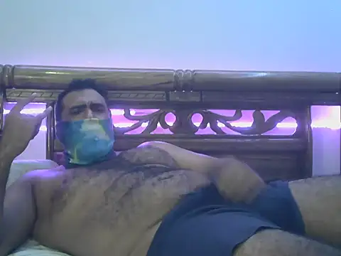 Public Show - video by AlphaLatinoBear cam model