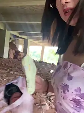 户外  桥下 阳具 插入 ，淫水直流 - vidéo du modèle de showcams xixi_mm