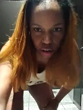Starbucks ☕️ B Room Twerk pt1 - video oleh model kamera pinkrackz