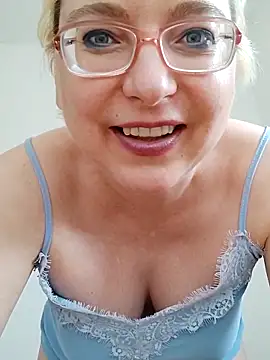 Show anus - VikaKing 캠 모델의 동영상