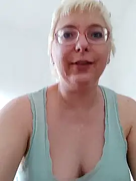 undress # turn around # pussy - VikaKing 캠 모델의 동영상