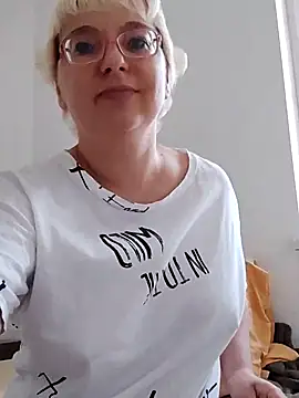 finger in pussy - VikaKing 캠 모델의 동영상