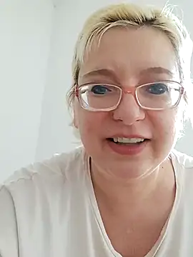 [18 Jun 17:00] Private Show - VikaKing 캠 모델의 동영상