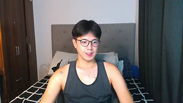 CUMshot with sneaker and black sando fetish! - Addictiveboi主播的视频