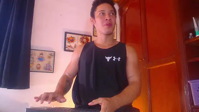 [12 Oct 10:11] Private Show - vidéo du modèle de showcams RuiMaddoox