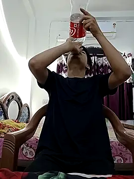 2 litres water drink and hold piess for 1 hour 10 min - Hard_Core_Fucker adlı kamera modelinin videosu