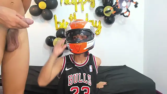 You came on my face and on my motorcycle helmet - video của người mẫu cam Violet_Dream2