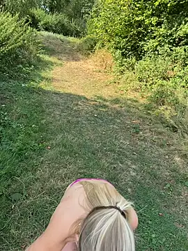 Risky Outdoor BJ 💦in FACE!😳 - video xlinababe kameramallilta