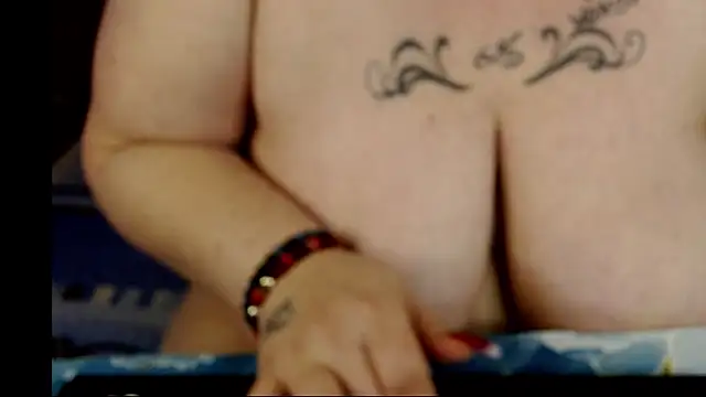 [6 Dec 10:23] Public Show - 視頻由 andreea2011 主播提供