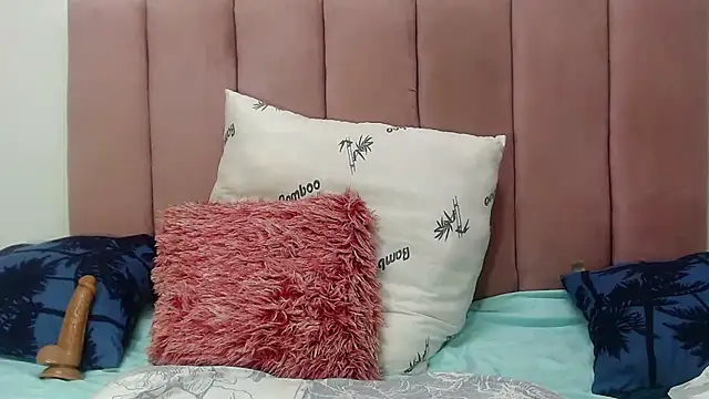 [27 Jul 08:09] Private Show//squirt doggy & tweck - ক্যাম মডেল RoundaAssx22-এর ভিডিও