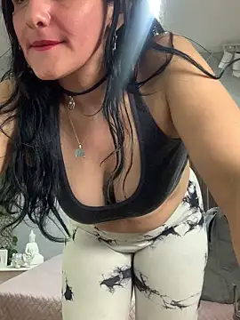 leggys de entrenar  termina en sexy desnudo - video by kataleya_29 cam model