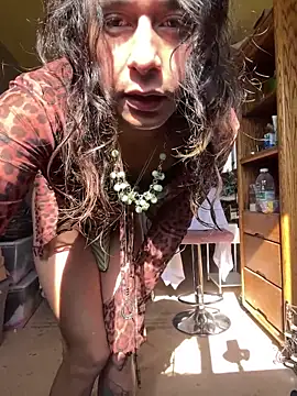 [31 Jan 12:39] Public Show - TranSexualJade95主播的视频