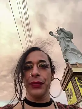 The liberty in the background - TranSexualJade95 adlı kamera modelinin videosu