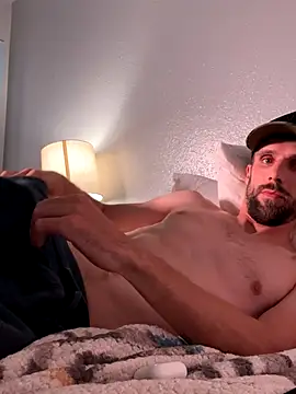 [14 Jul 03:58] Private Show – видео вебкам-модели JohnRyanTexas