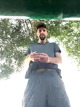 [25 Sep 17:32] Public Show – видео вебкам-модели JohnRyanTexas