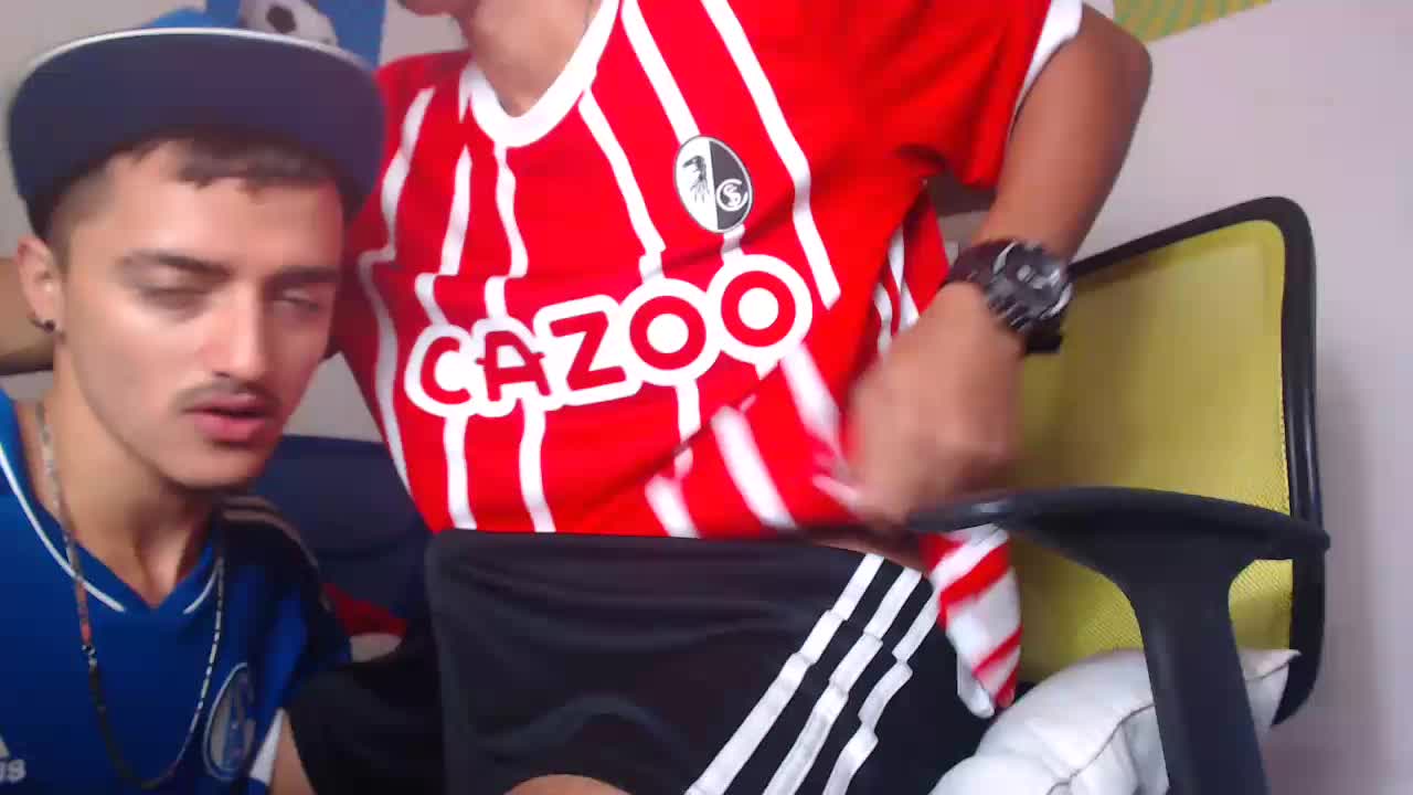 [23 Aug 06:59] Private Show – video modela na kameri skinny23cm