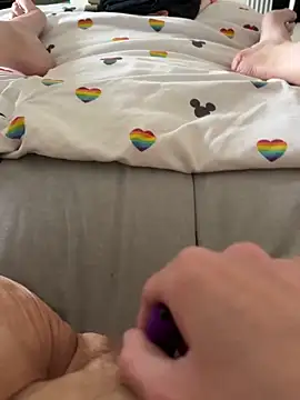 Pussy play. - video di Curvy-Jinx modella di cam