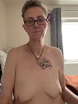 Pvt show. Some vibe play – video af Curvy-Jinx cam-model
