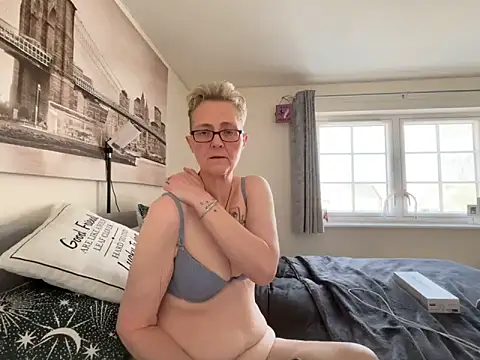 Quickie Pvt domi play – video af Curvy-Jinx cam-model