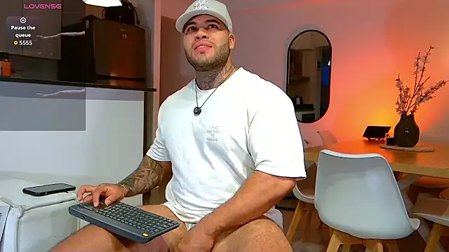sexy flex and wild jerk off