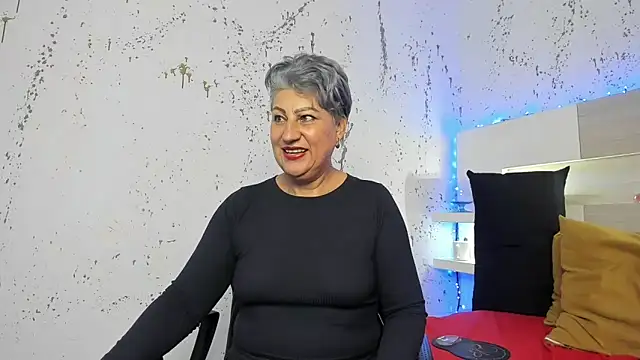 Playing with my Nipples and Dildo - vidéo du modèle de showcams JaddeWalker