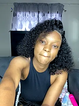 Rub clit and titties suck 😍 – video od webkamerové modelky comehaveataskxx6