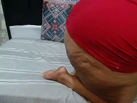 [26 May 02:33] Private Show - video by BigMommy25 cam model