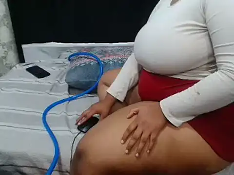 [12 Jun 03:19] Private Show - video di BigMommy25 modella di cam