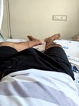 [4 Jul 11:03] Public Show – video modela na kameri Yourslovingdick