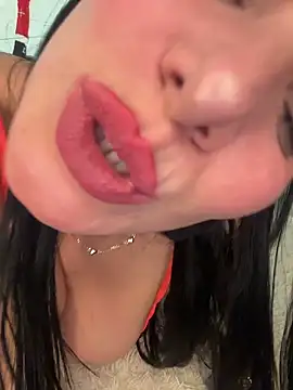 FEET + BLOW JOB + SHOW FEET - video by carol_latina13 cam model