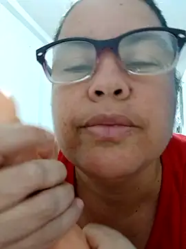 Paja ruza con dildo - video by yaneth_ cam model