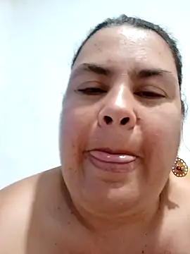 Pura disfruta su dildo - video by yaneth_ cam model