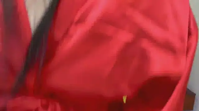 Come play with my red fire 🔥 - video di kiraGeiner modella di cam