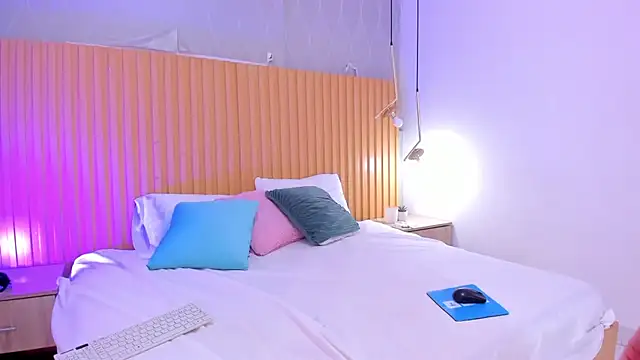 This delicious 🐱 is for you 😉 - video by danaalamiri cam model