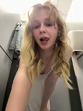 dirty talk and hard fingering in public 😈