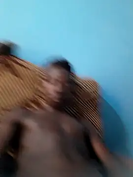 [11 Apr 15:01] Public Show - ক্যাম মডেল azomedo-এর ভিডিও